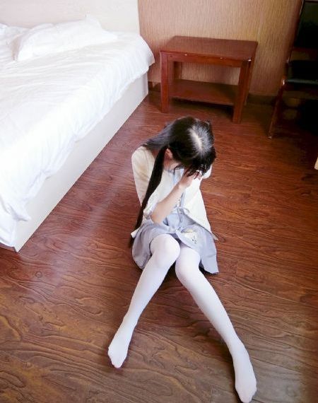 与同事偷情被同事们发现后_4K手机在线观看